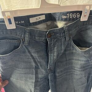 GAP Slim Men’s Jeans in Washed Blue